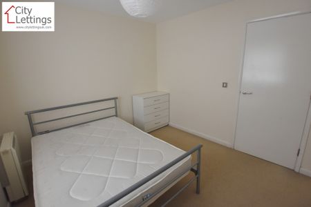 2 Bedroom Apartment - Photo 2