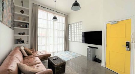 Chic city living - Photo 2