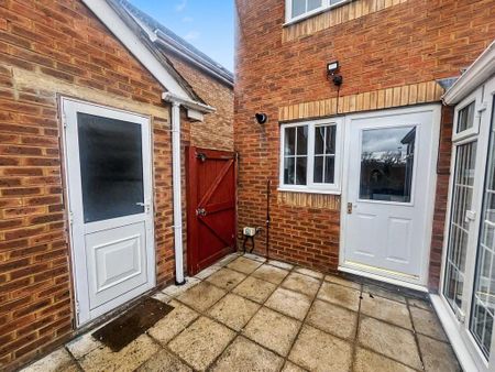 3 bedroom detached house to rent - Photo 4