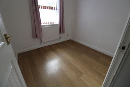 2 bed end of terrace house to rent in Swift Street, Ashton-Under-Lyne, OL6 - Photo 3