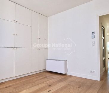 Appartement climatisé, dernier étage face Ambassade de GB, - Photo 2