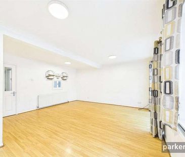 Plymouth Avenue, Woodley, Reading, Berkshire, RG5 - Photo 3