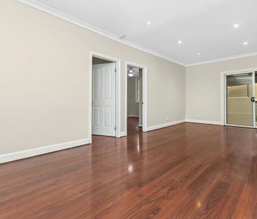 Prime Location 3-Bedroom Family Residence - Photo 5