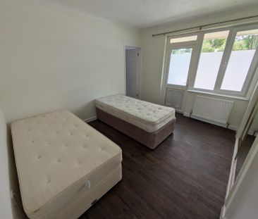Summercourt, Newquay - Photo 2