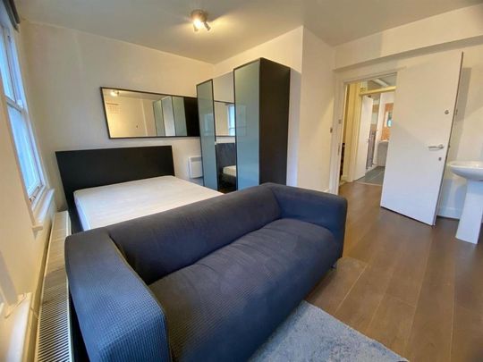 Studio to rent - Photo 1