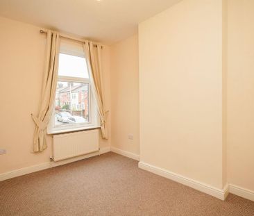 2 bedroom end of terrace house to rent - Photo 6