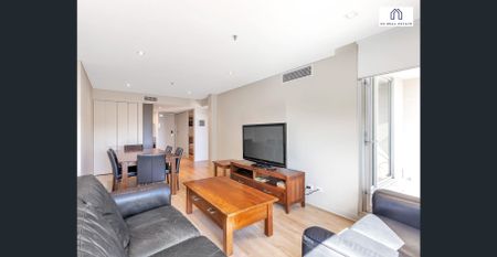 Furnished 2 Bedroom Embassy Apartment in the Heart of the City - Photo 2