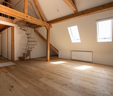 Appartement mansardé à louer / 1x loyer offert - Foto 3