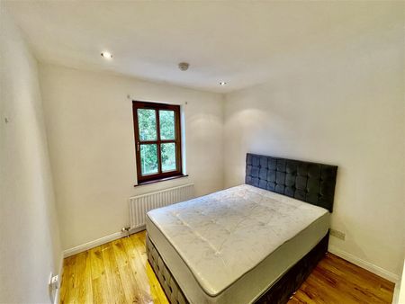 5 Church Court, - Photo 4