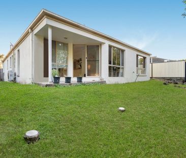 Single Level Freestanding Home in Excellent Location - Photo 6