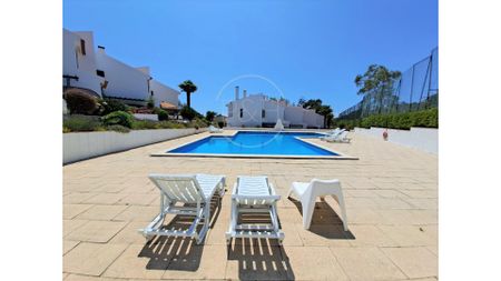 Estoril. Moradia remodelada T4. Condomínio privado c/piscina - Photo 4
