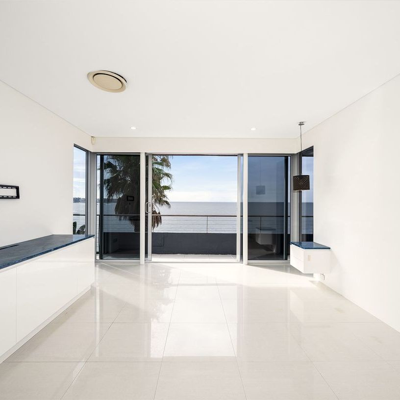 Beachside living at its best - Photo 1