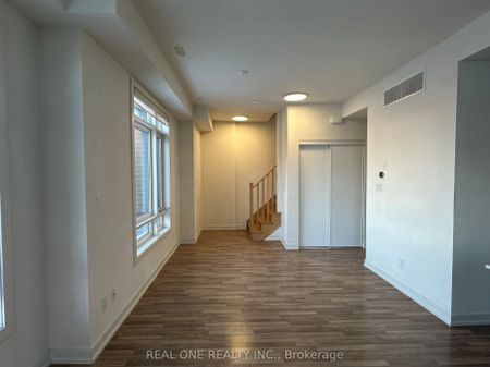370 RED MAPLE Road #73 - Photo 3