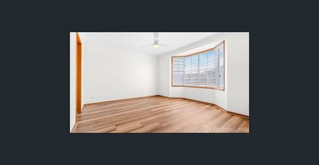 This home captures the essence of coastal living - Photo 3