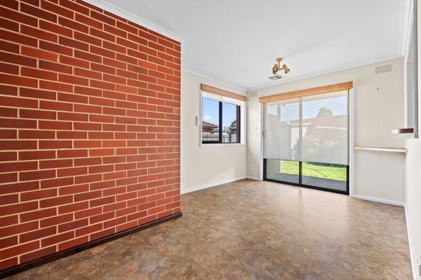 17 Smith Avenue, Thomastown VIC 3074 - House For Rent | Domain - Photo 1