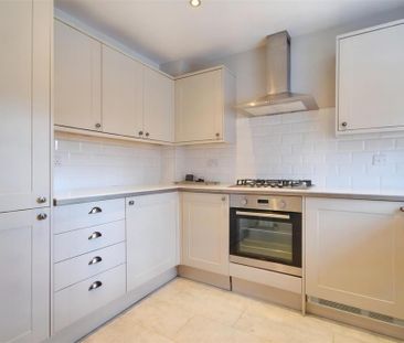 3 bedroom end of terrace house to rent - Photo 6