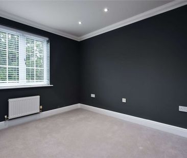 A modern semi-detached family home finished to a high standard - Photo 3
