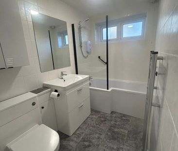 2 Bed Flat, Moorfield Court, B73 - Photo 5