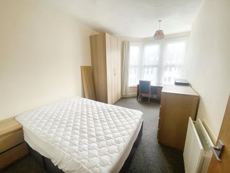 5 bedroom terraced house to rent - Photo 5