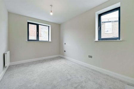 A brand new apartment with wonderful private terrace and balcony in the heart of Windsor Town. - Photo 3