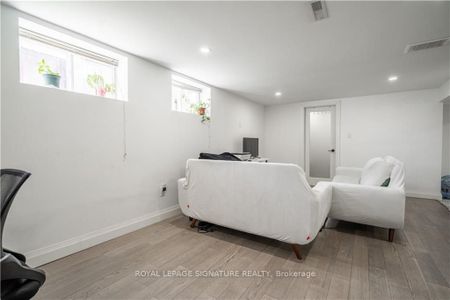 Detached Home For Lease | X8129024 - Photo 5