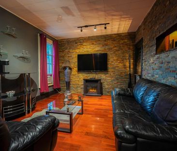 2-249 Queen St, Kingston, ON K7K 1B5 - Photo 1