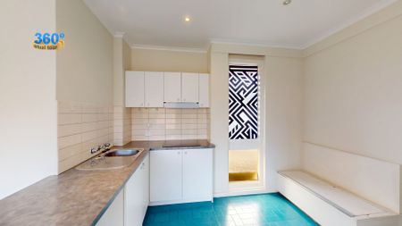 Stylish, Renovated Gem in the Heart of South Melbourne! - Photo 5