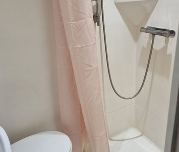 Room in a Shared House, Wellington Road, CR0 - Photo 4