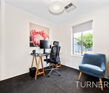 Quiet and Comfortable Living! - Photo 6