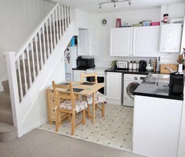 Chestnut Walk, West Byfleet, Surrey, KT14 - Photo 4