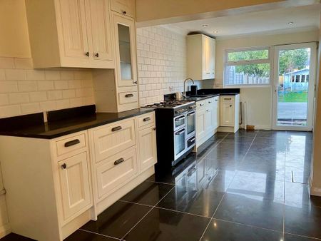 3 bedroom terraced house to rent - Photo 5