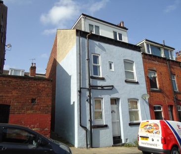 4 bedroom terraced house to rent - Photo 1