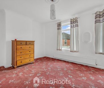 2 bed flat to rent in Kirkby Road, Hemsworth, Pontefract, West York... - Photo 4