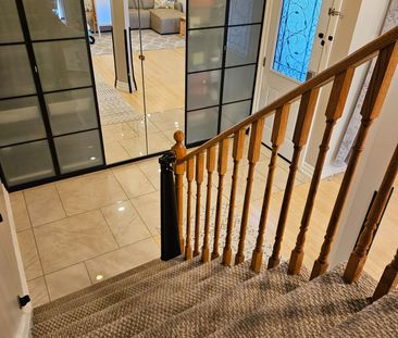 For Lease - 1298 Valerie Crescent, Oakville, Ontario - Photo 2