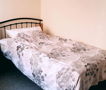 2 Double Rooms to let in Flat share, 10 min walk to Talbot Campus - Photo 2