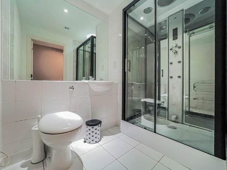 2 bedroom Flat To Let - Photo 4