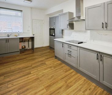 2 bedroom House To Let Total Size: 829 SQ FT - Photo 4