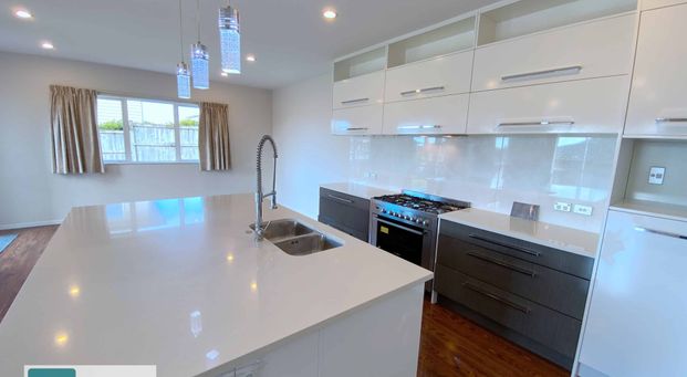 5 Bedrooms 3 Bathrooms on Metcalfe Road - Photo 1