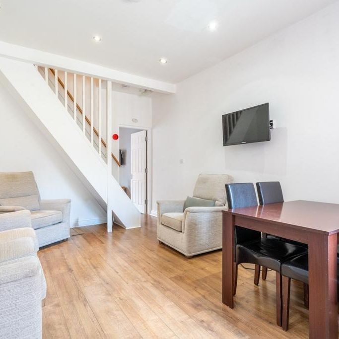 4 bedroom house to rent - Photo 1