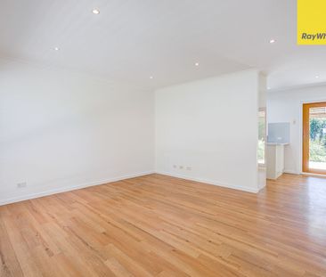 Charming Family Home Close to Everything! - Photo 2