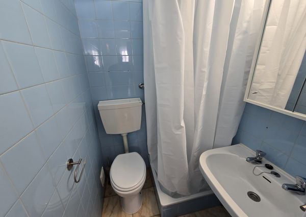 Apartamento T2, com varanda, perto do mar, Albufeira, Algarve
