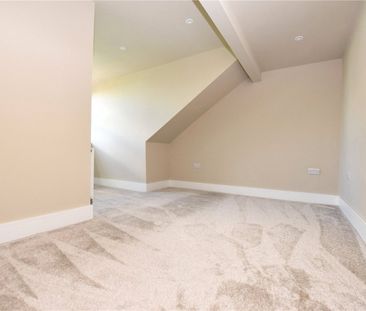 77, Wakefield Road, Gildersome, Morley, Leeds, LS27 7HH - Photo 3
