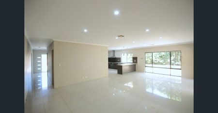 ** WHAT A WHOPPER! ** - Photo 2