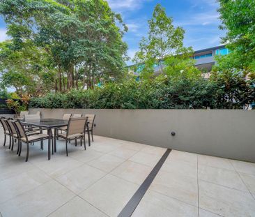 Boutique Luxury Living in the Heart of Mosman Village - Photo 2