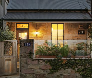 Rustic Sandstone Home With Harbour, Bridge & City Skyline views - - Photo 4