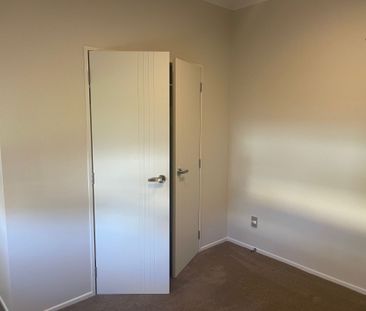 Immaculate Near-New 2-Bedroom Granny Flat - Photo 2