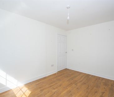 3 Bedroom Semi-Detached House for Rent - Photo 4