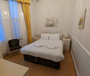 Castletown Road, London, W14 - Photo 6