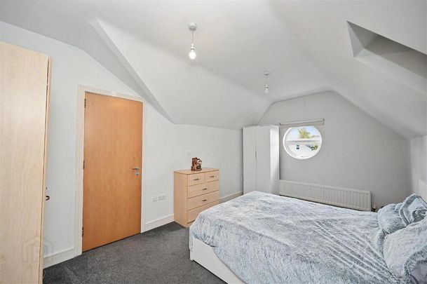 Apt 11, Kingsway Court, Dunmurry, Belfast, BT17 9SE - Photo 1