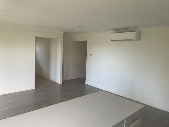 4 Bedroom Family Home In Pimpama - Photo 1